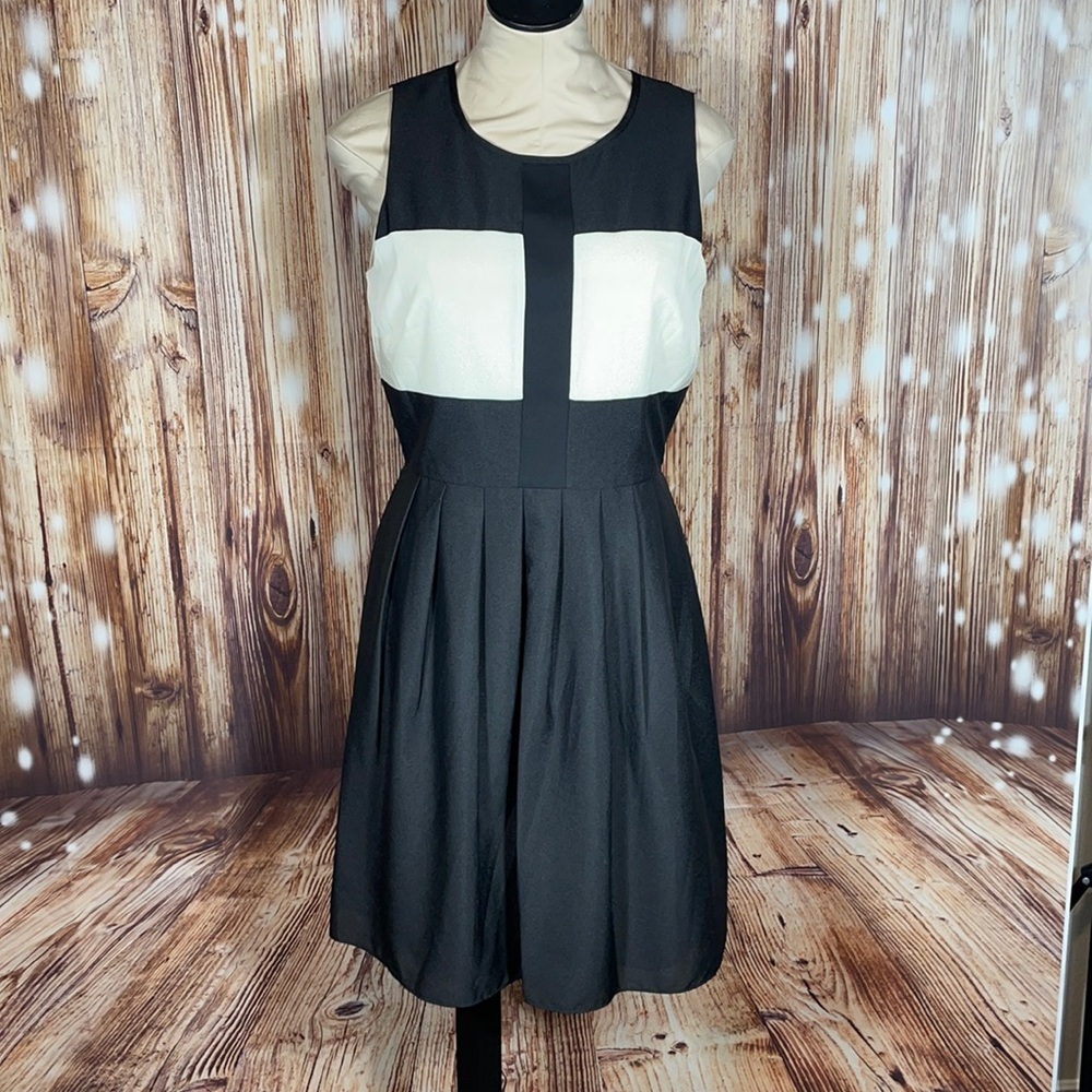 J Taylor Black White Sleeveless Dress 8